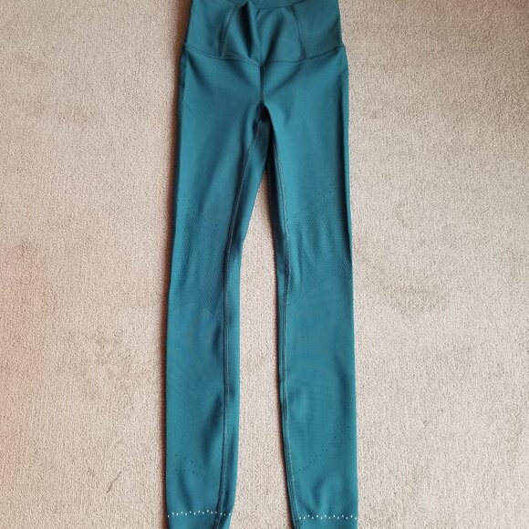 Lululemon Zoned In Tight 27" Senseknit in Green Jasper, size 4 - Picture 6 of 12